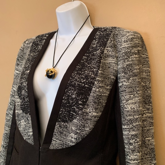 BCBG MaxAzria Full Zip Knit Jacket Medium Gently worn 95% cotton / 5% spandex - Picture 2 of 3